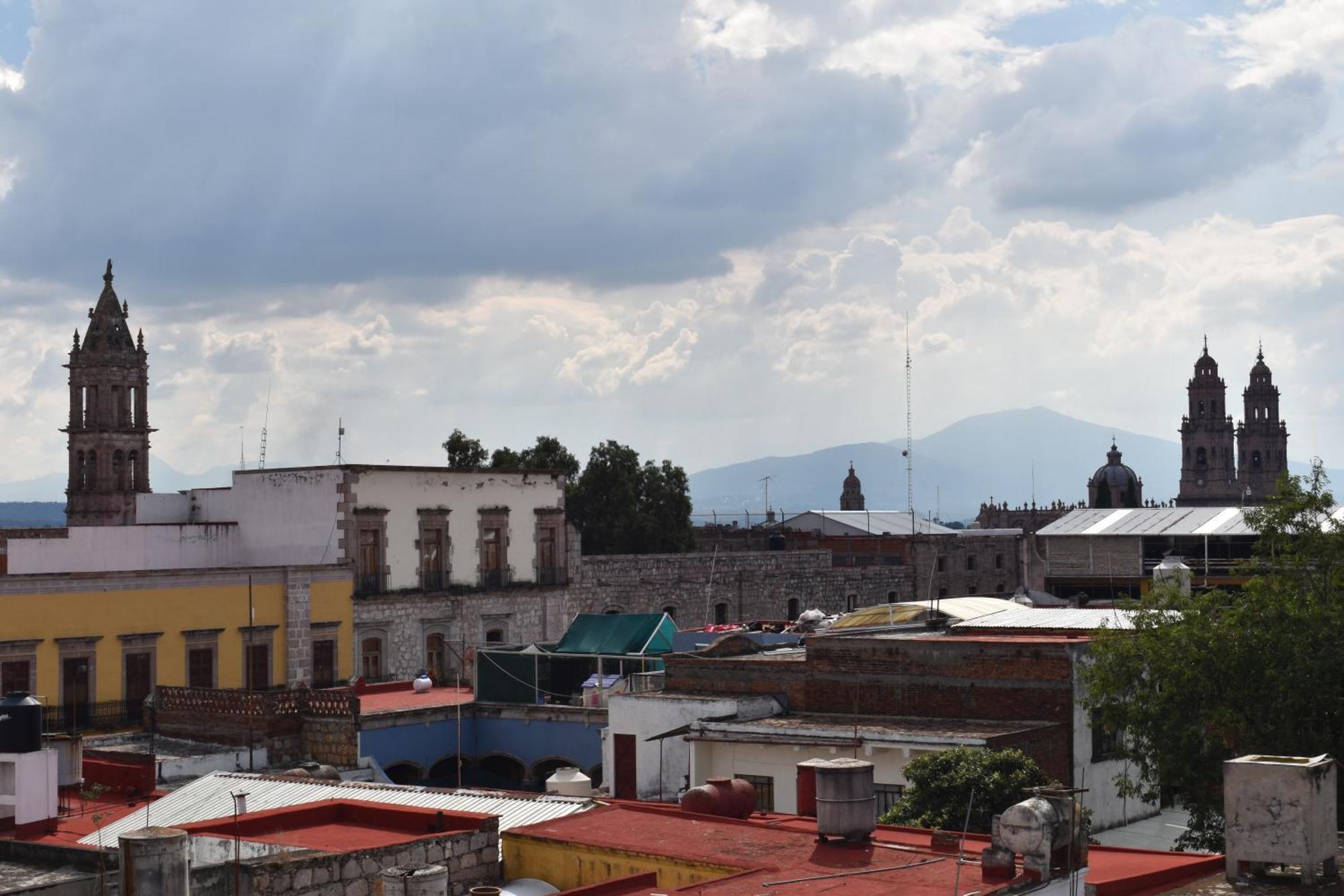 El Suburbio - Serapio Rendon Morelia Extérieur photo