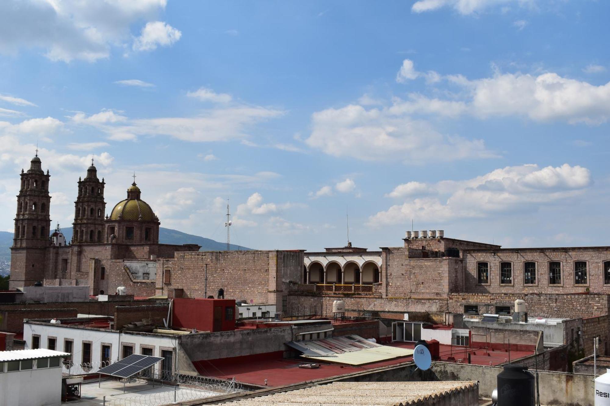 El Suburbio - Serapio Rendon Morelia Extérieur photo